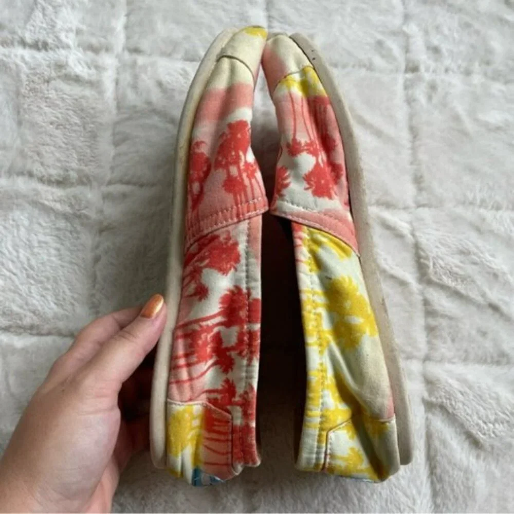 TOMS | Orange & Yellow Palm Tree Canvas Classics | Size 9W
